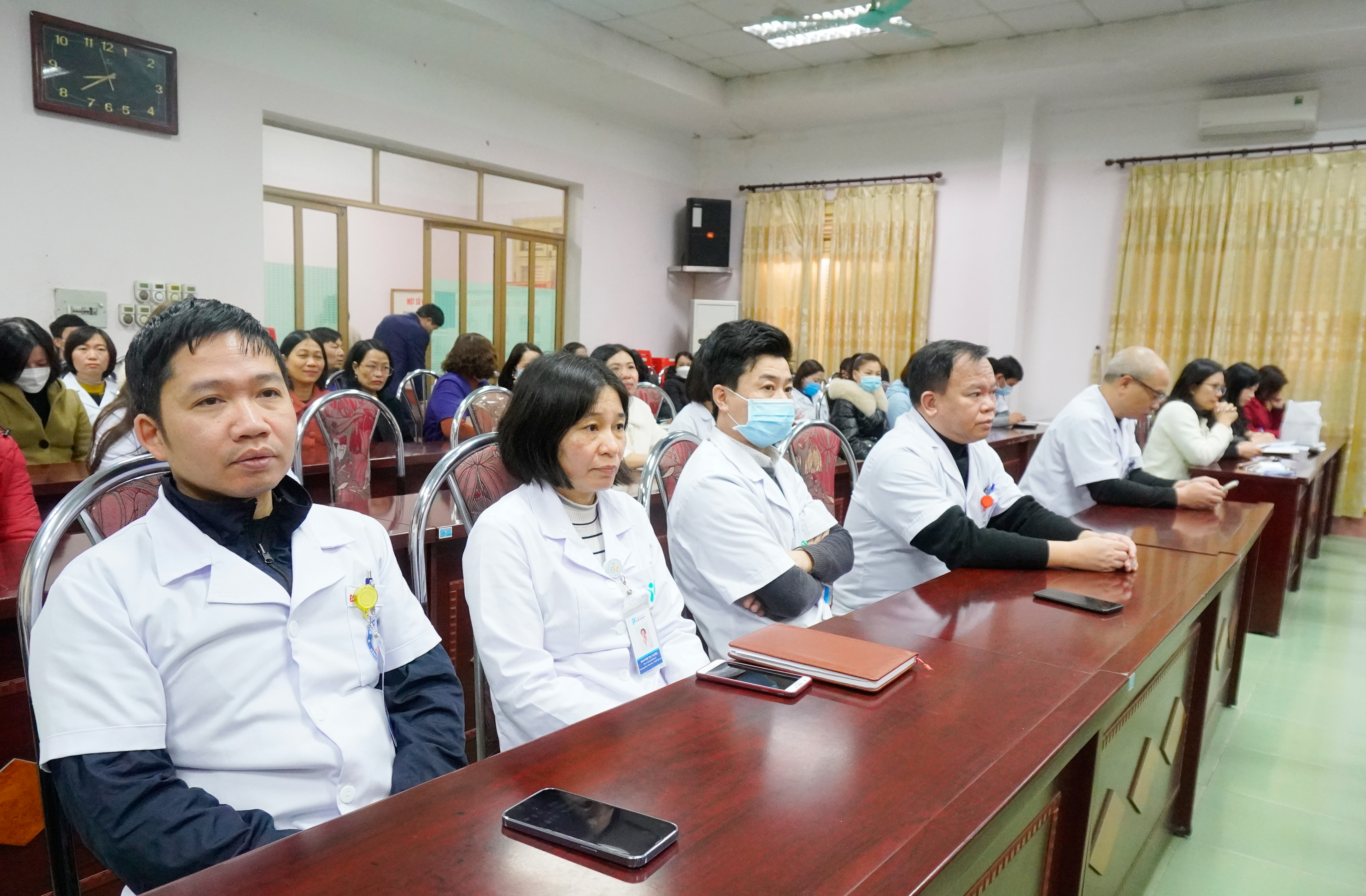 1. Các cán bộ thầy thuốc Bệnh viện Đa khoa tỉnh dự buổi thăm, chúc Tết của các đồng chí lãnh đạo tỉnh.jpg