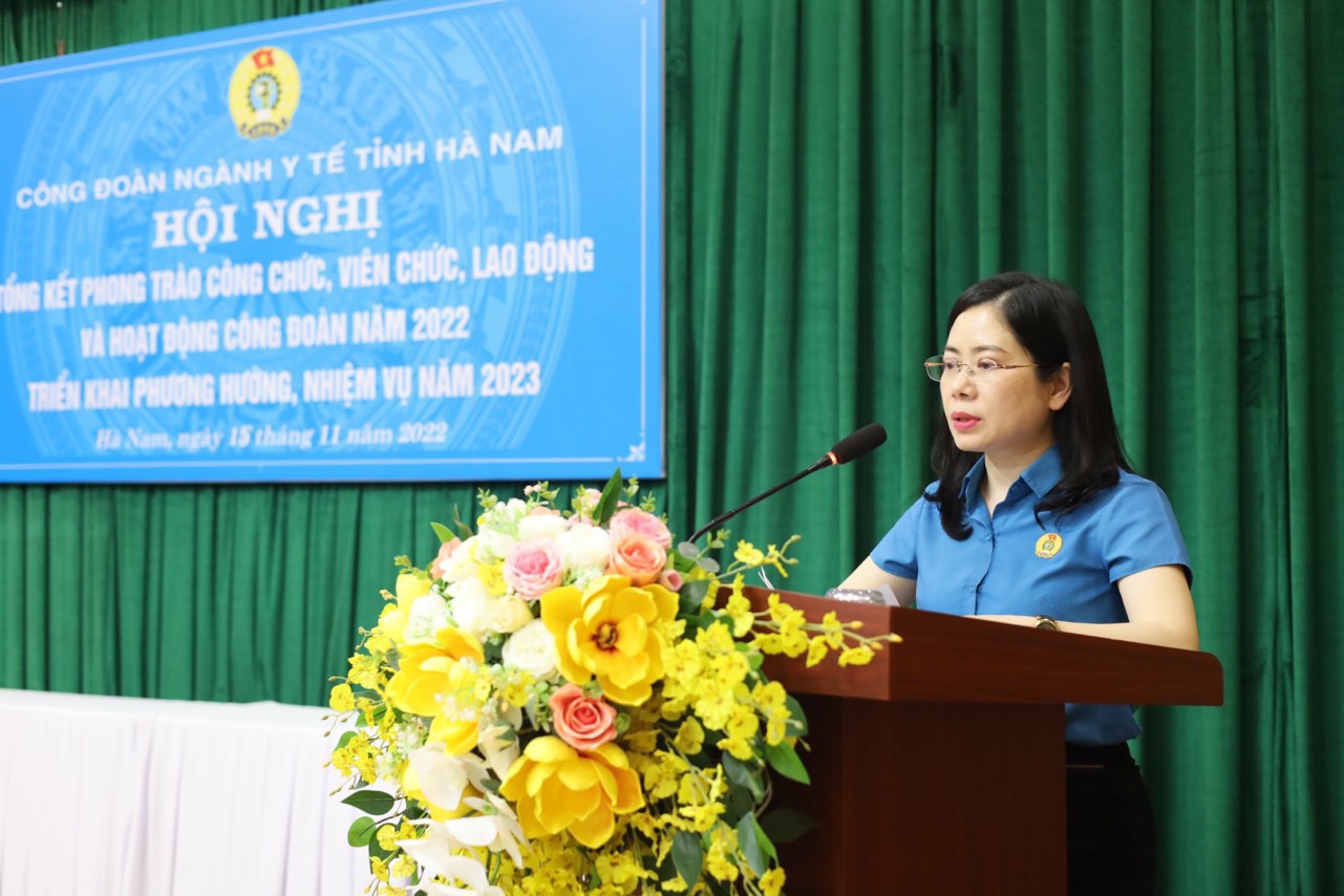 2 Phó Chủ tịch Liên đoàn lao động tỉnh Phạm Thị Thu Giang phát biểu chỉ đạo tại hội nghị.jpg