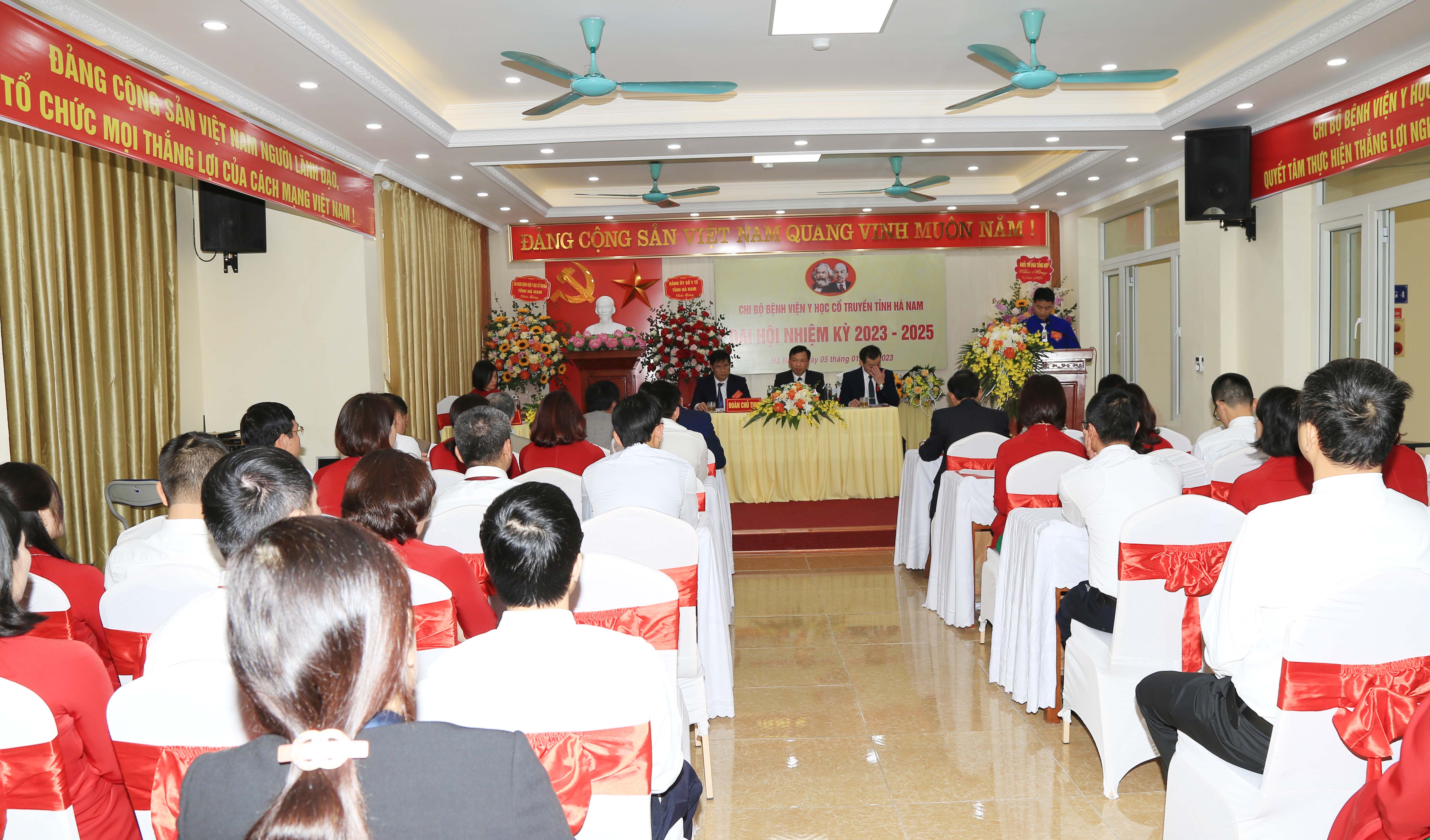 3. Quang cảnh đại hội.JPG