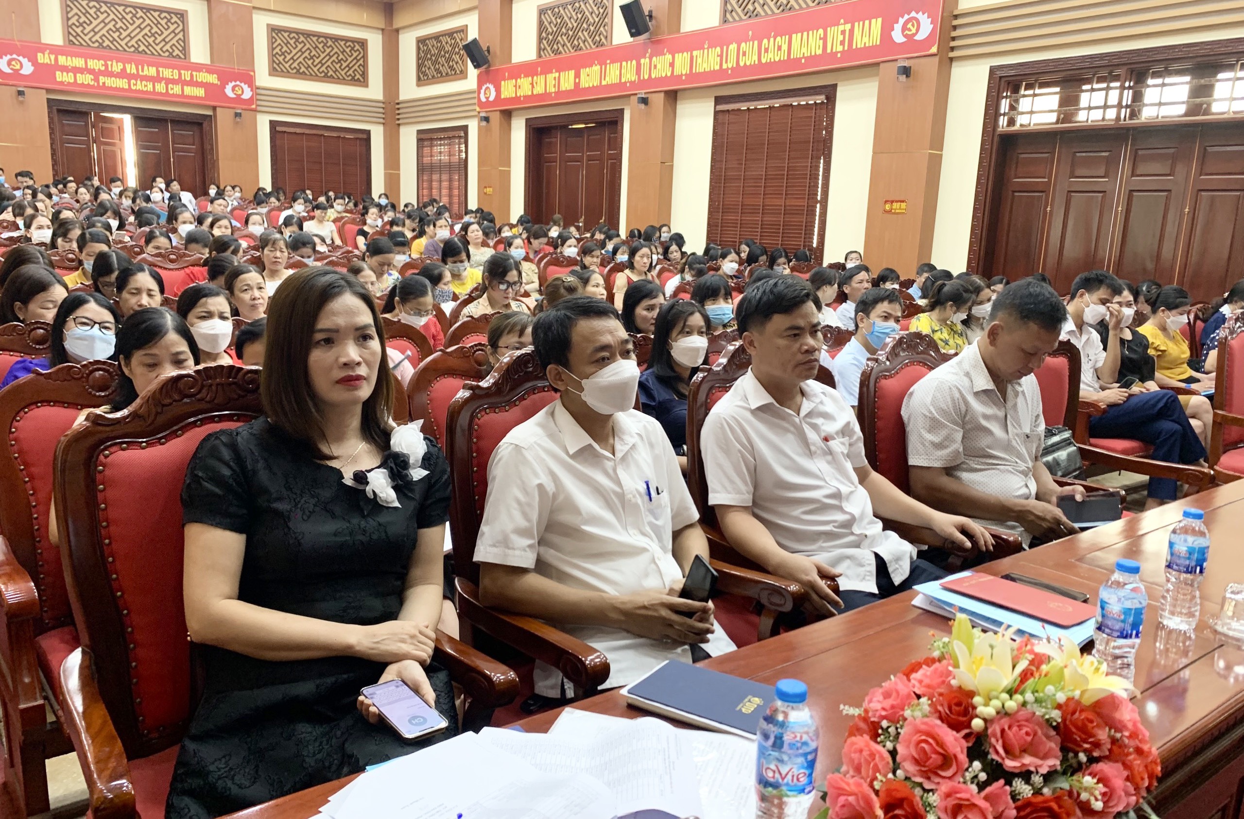 Các học viên tham dự lớp tập huấn.jpg